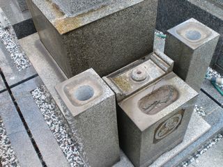 墓石8寸セット前8%.jpg