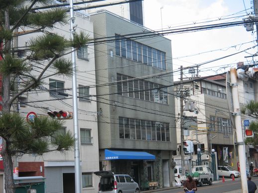 外壁タイル洗浄・前20%.jpg